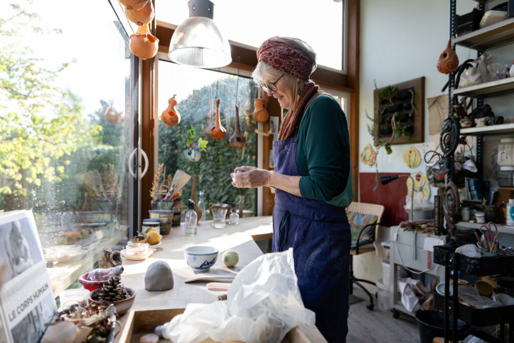 Annette dans son atelier (illustration du portrait d’artiste)